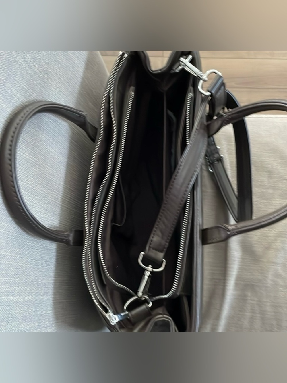 Matt & Nat Chocolate Smooth Vegan Leather Zip Tote - Picture 3 of 3